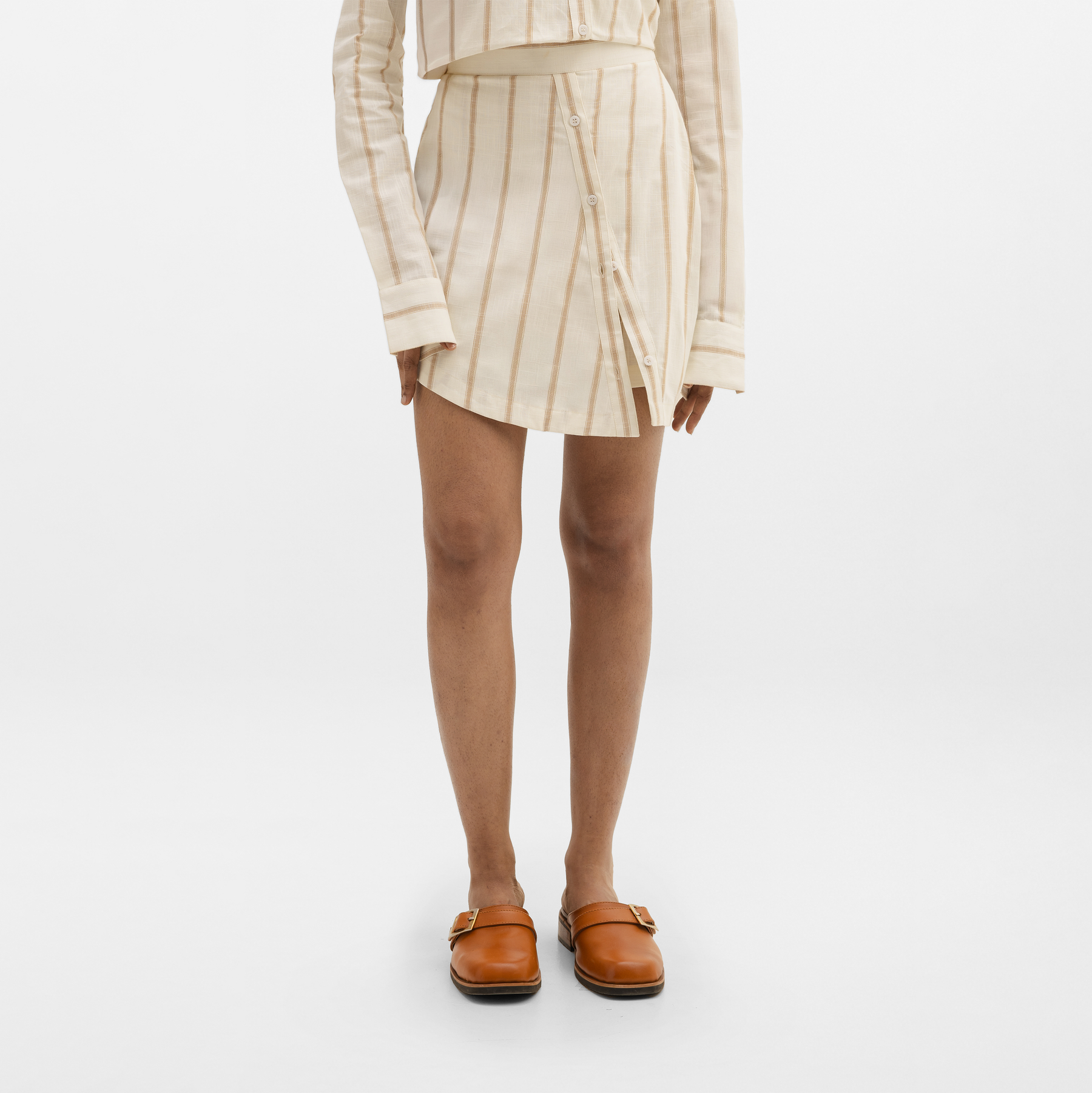 BUTTON DOWN SKORT - BEIGE