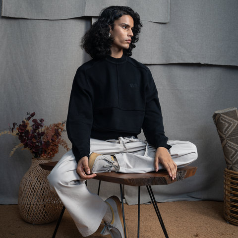 KNITTED CREW NECK JUMPER - RICH BLACK