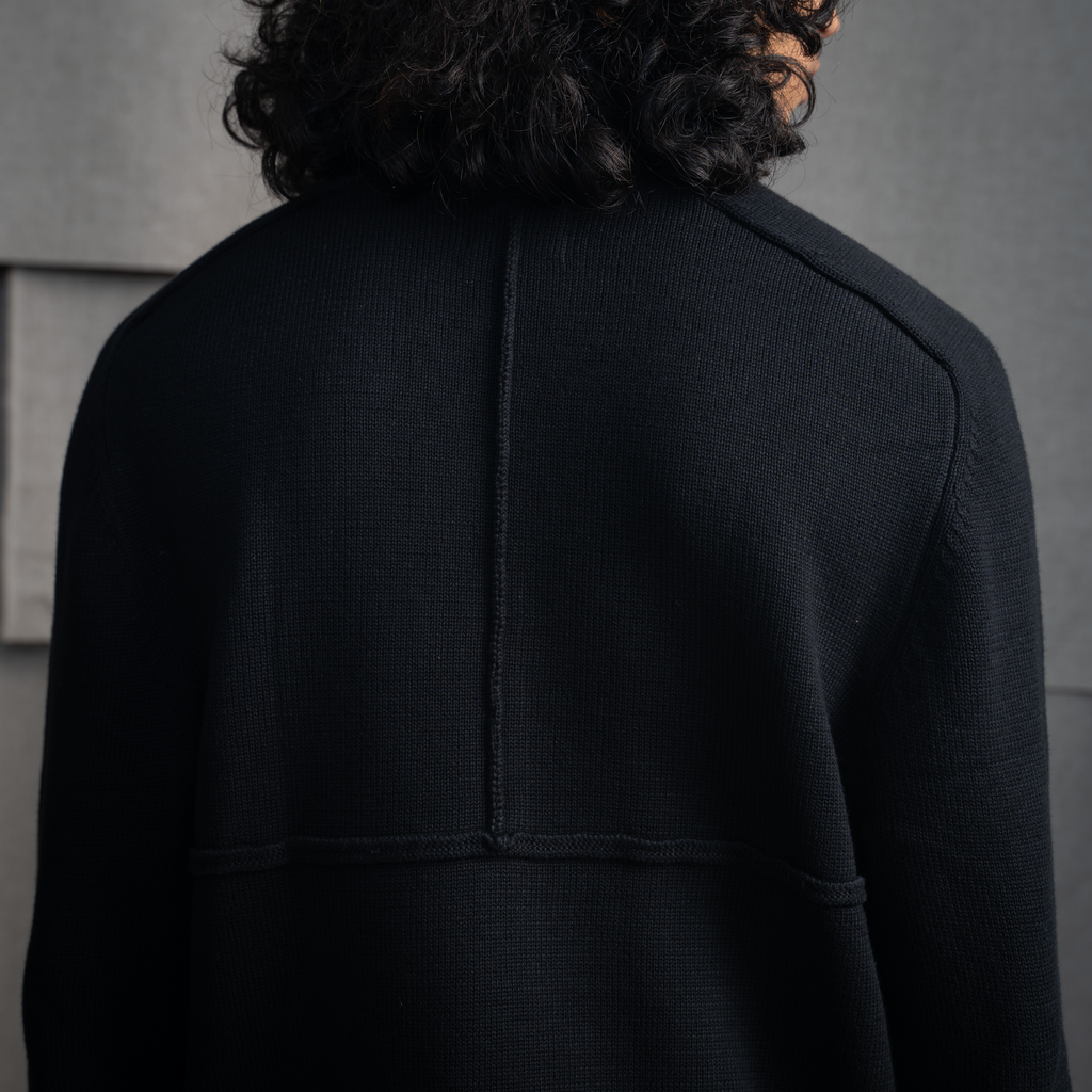 KNITTED CREW NECK JUMPER - RICH BLACK