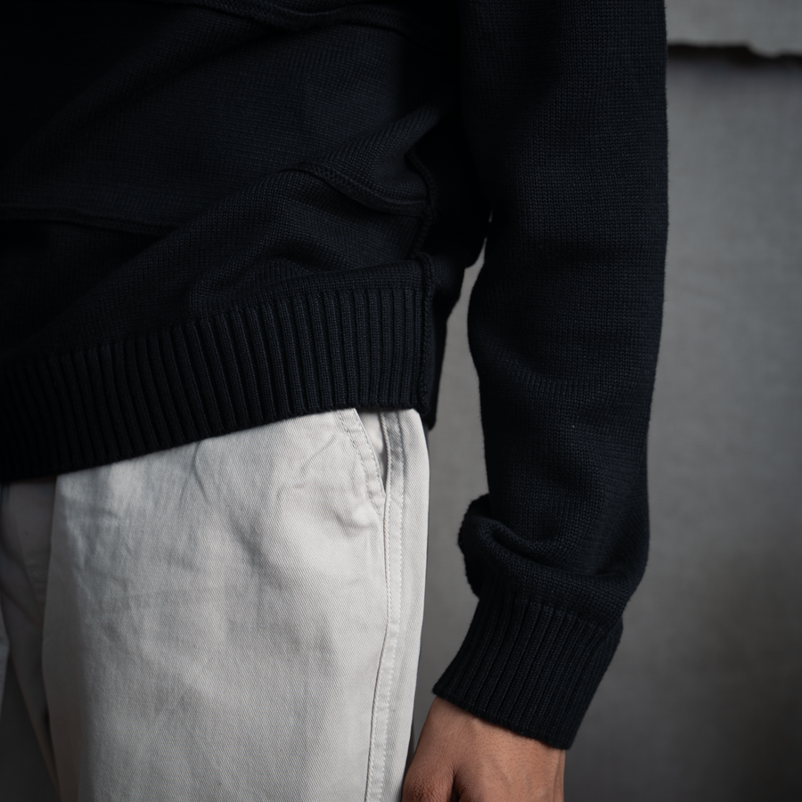 KNITTED CREW NECK JUMPER - RICH BLACK