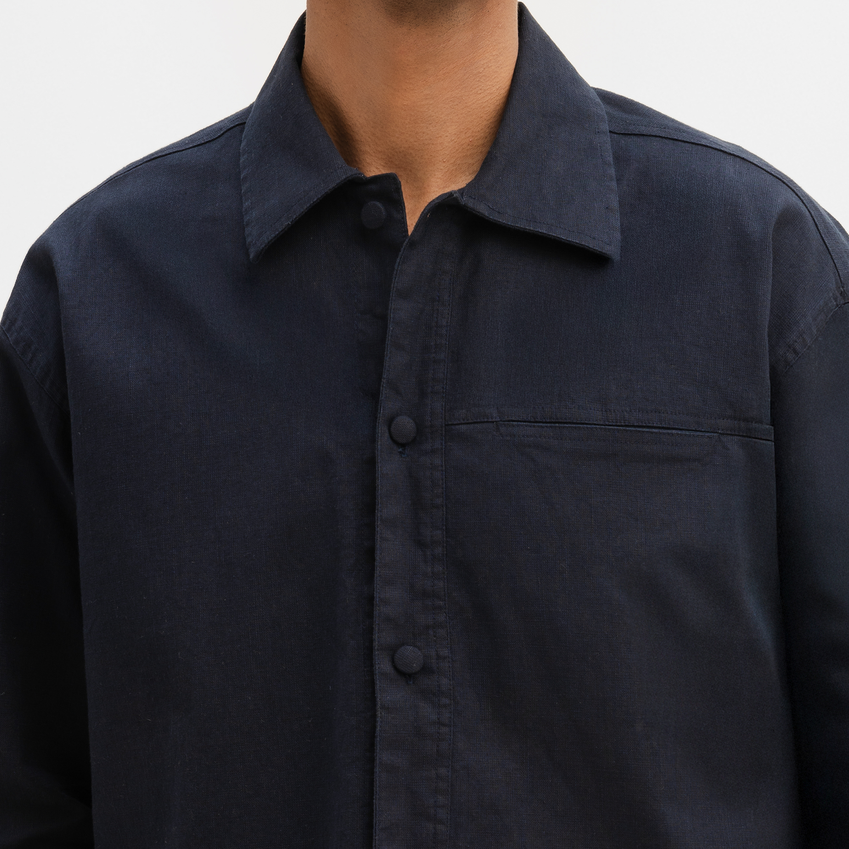 COTTON SPREAD COLLAR SHIRT - NAVY