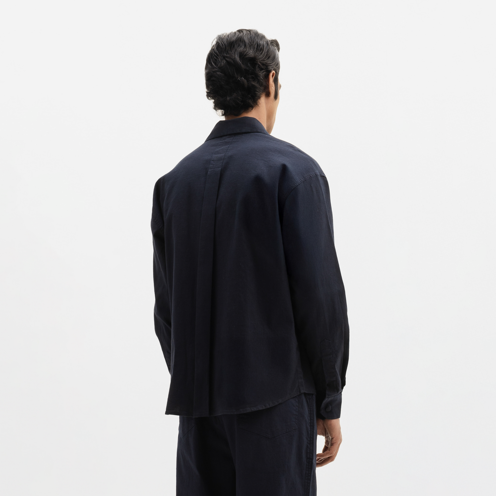 COTTON SPREAD COLLAR SHIRT - NAVY