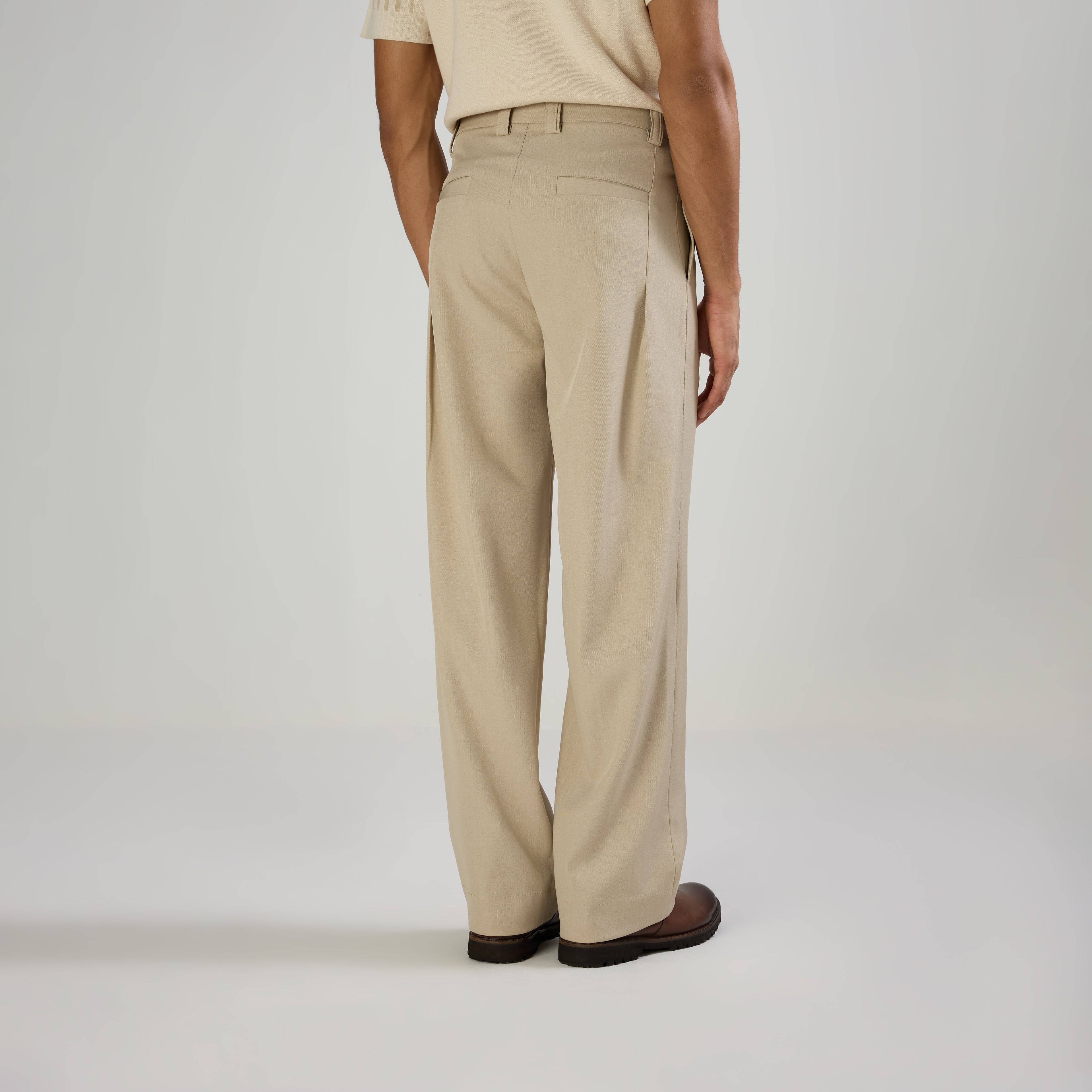 CLASSIC PLEATED TROUSERS - CREAM