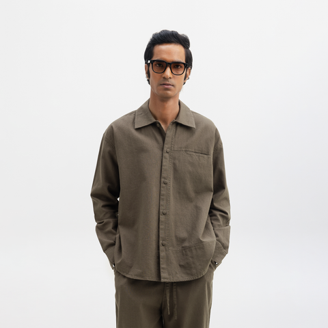COTTON SPREAD COLLAR SHIRT- OLIVE