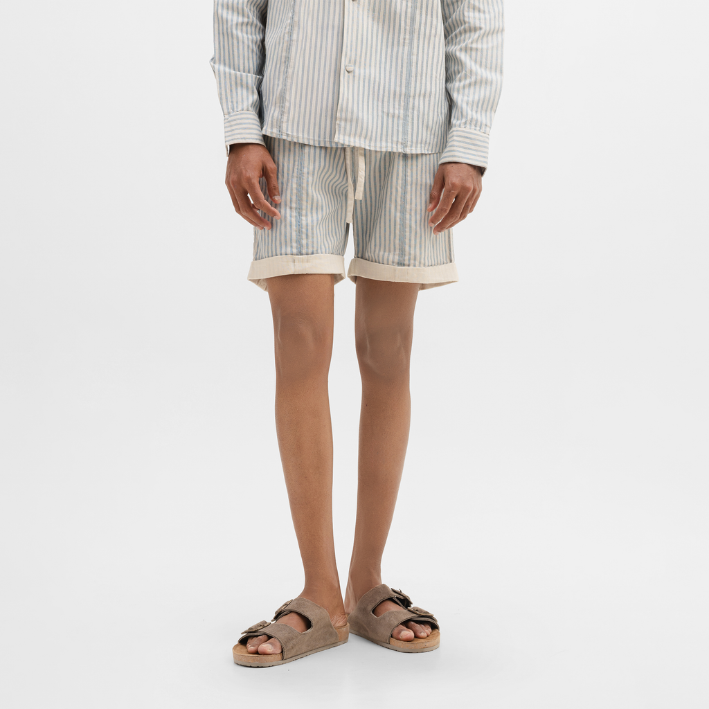 ROLLED-UP HEM SHORTS - AQUA