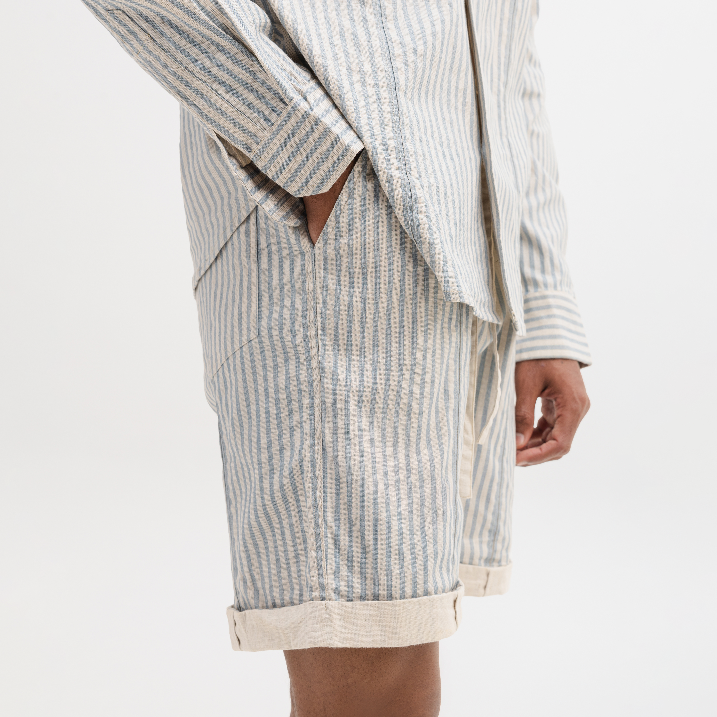 ROLLED-UP HEM SHORTS - AQUA