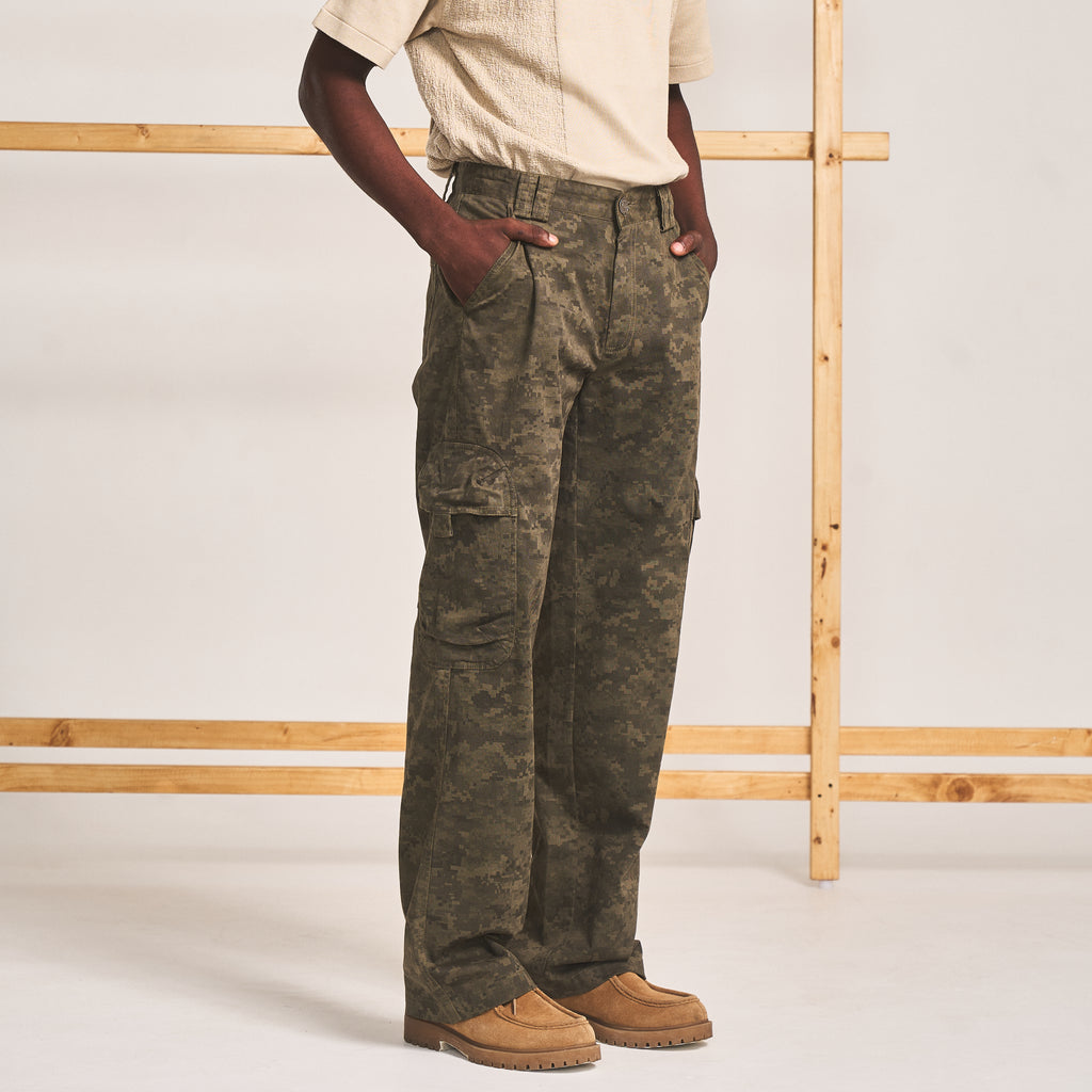 STRAIGHT LEG CARGO PANTS - CAMO GREEN