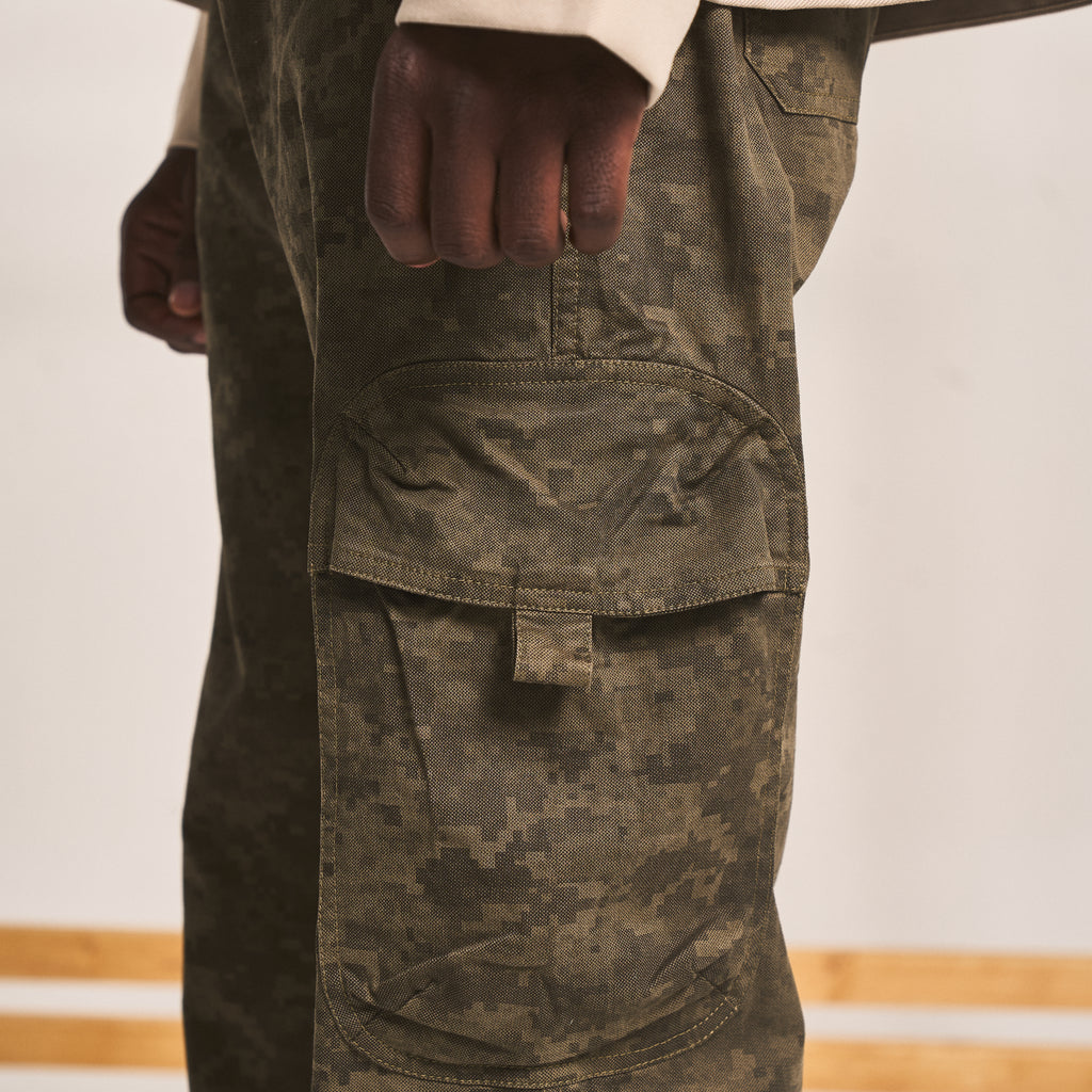 STRAIGHT LEG CARGO PANTS - CAMO GREEN