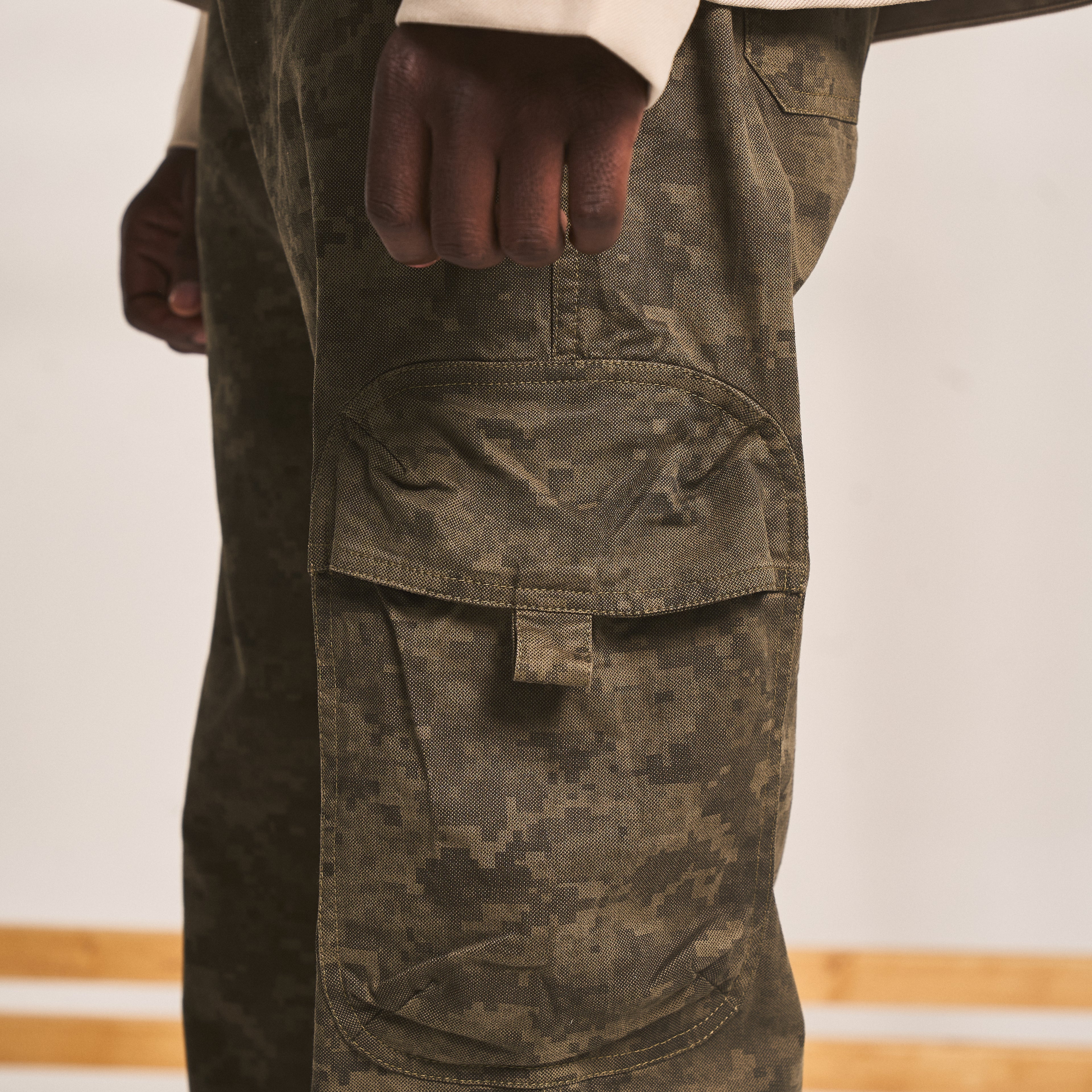 STRAIGHT LEG CARGO PANTS - CAMO GREEN