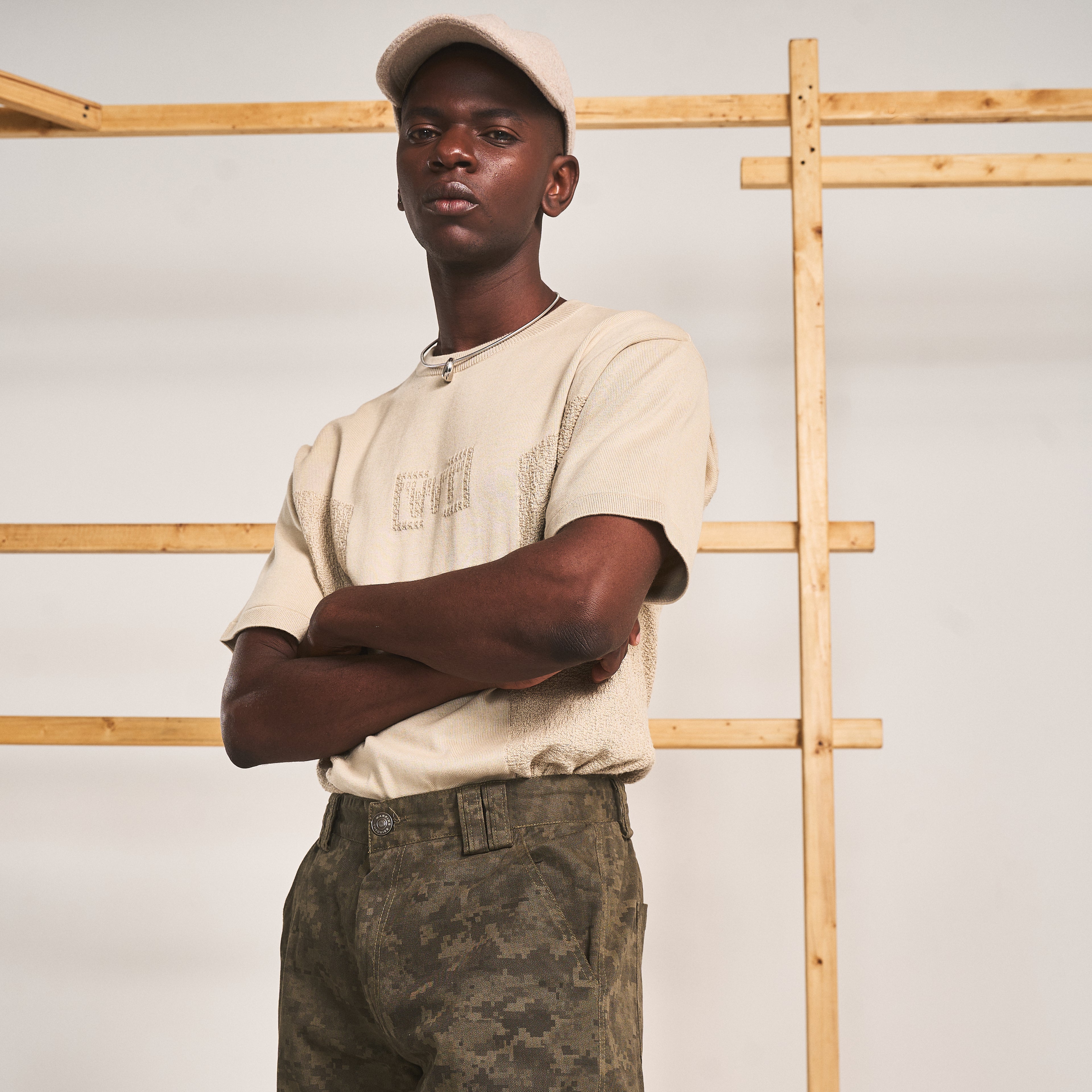 TEXTURED KNIT T-SHIRT - SANDSTONE