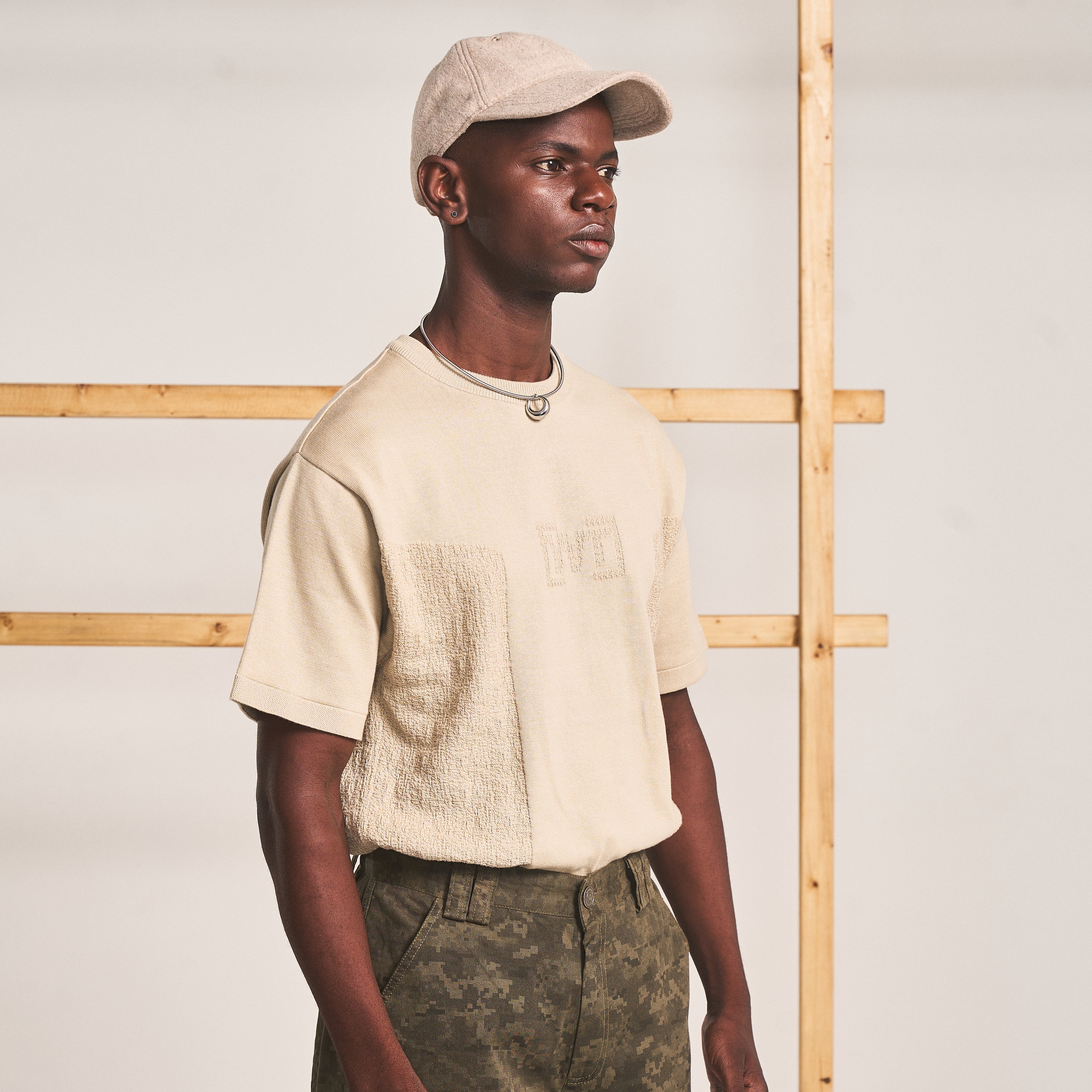 TEXTURED KNIT T-SHIRT - SANDSTONE