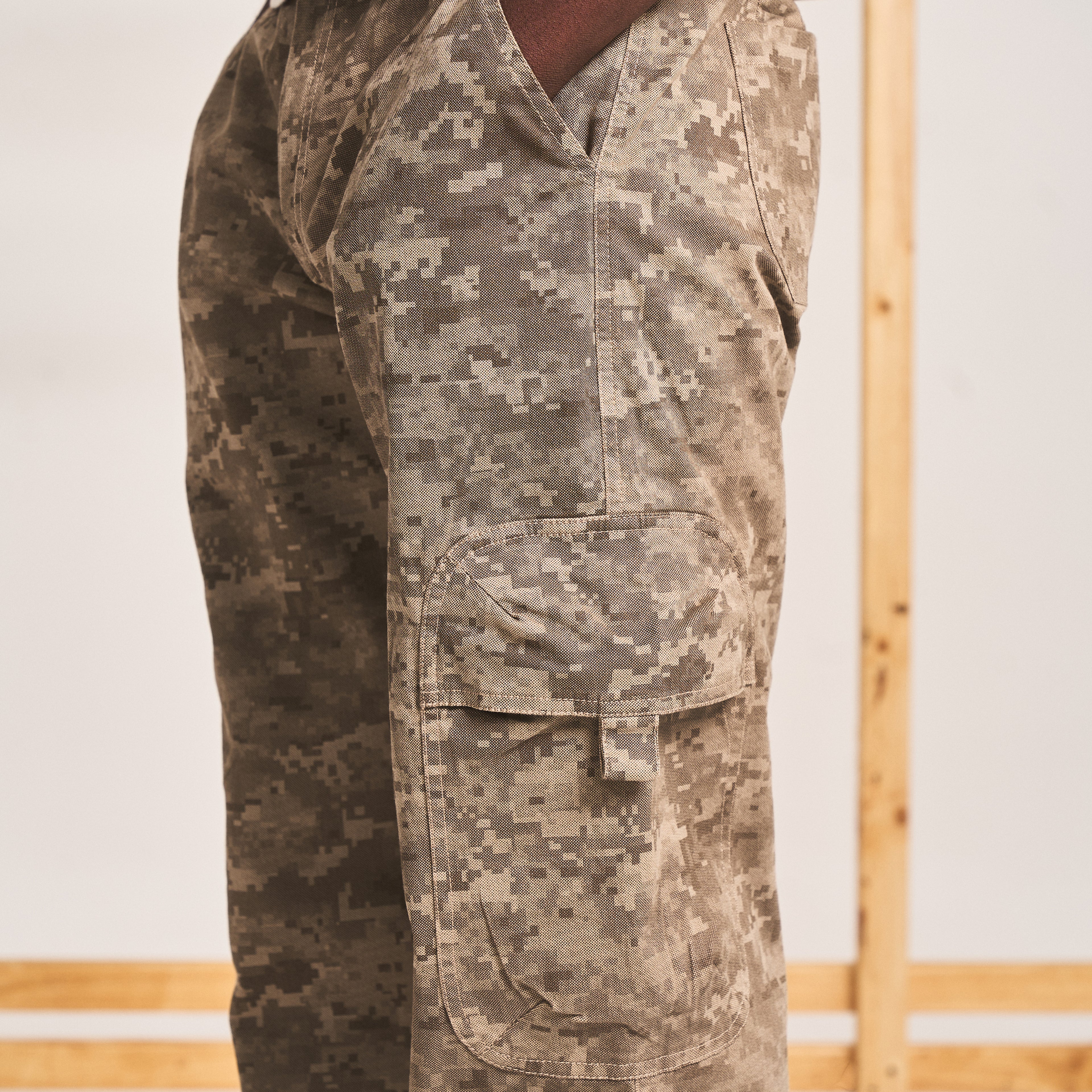 STRAIGHT LEG CARGO PANTS - CAMO BROWN