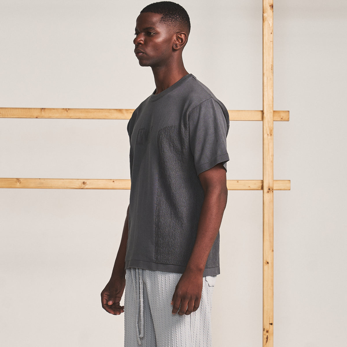 TEXTURED KNIT T-SHIRT - GRANITE