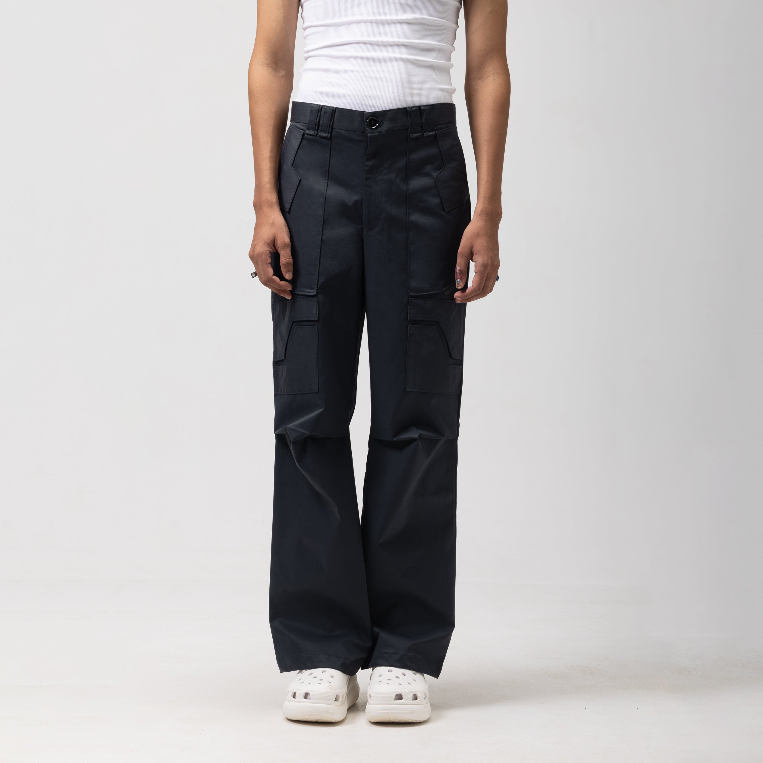 PATCH POCKET PARACHUTE PANTS - ONYX